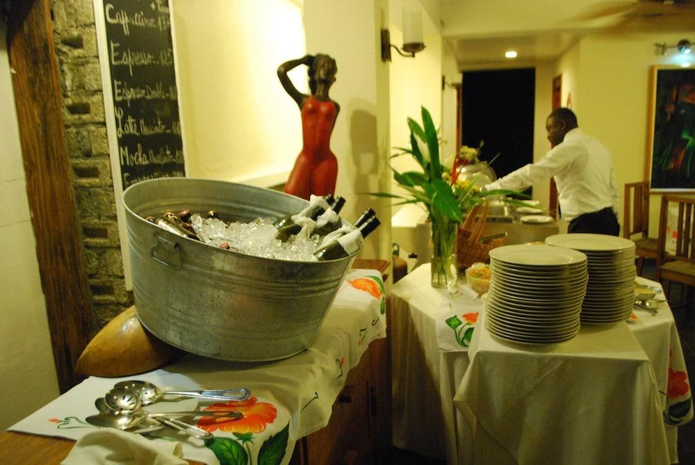 Hotel Restaurant Cyvadier Plage Jacmel Dış mekan fotoğraf
